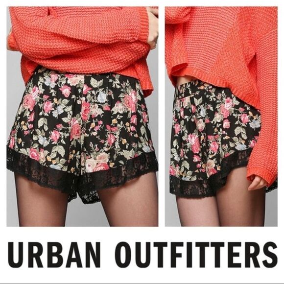 Urban Outfitters UO Band of Gypsies black floralshorts lace soft XS - Picture 1 of 7